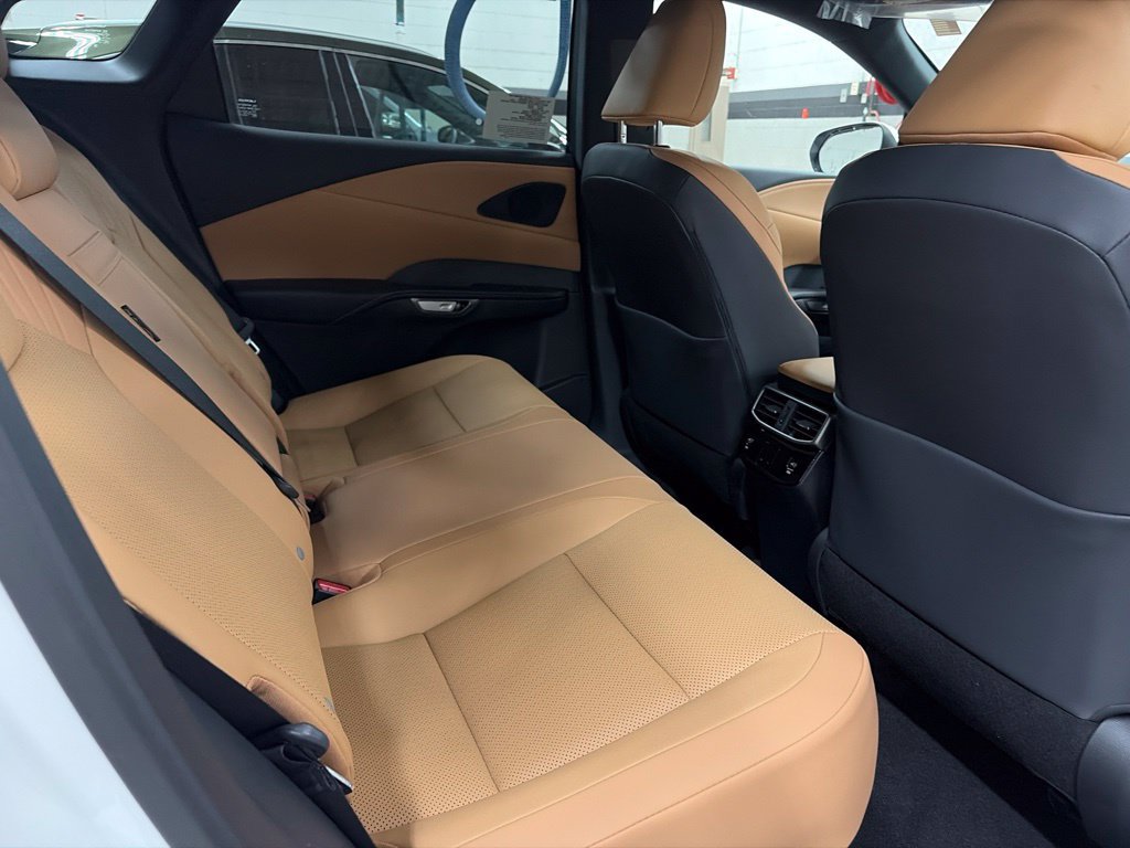 New 2026 Lexus RX 450h AWD w/ Convenience Package image 11