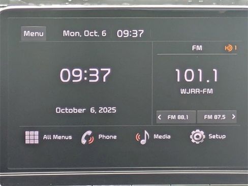 Used 2023 Kia Forte LXS w/ LXS Technology Package image 17