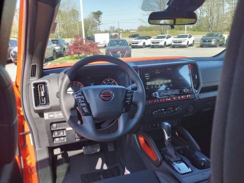 Certified 2025 Nissan Frontier PRO-4X w/ Pro Convenience Package AWD/4WD image 10
