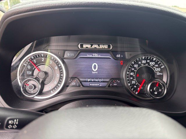 Used 2019 RAM 1500 Laramie AWD/4WD image 3