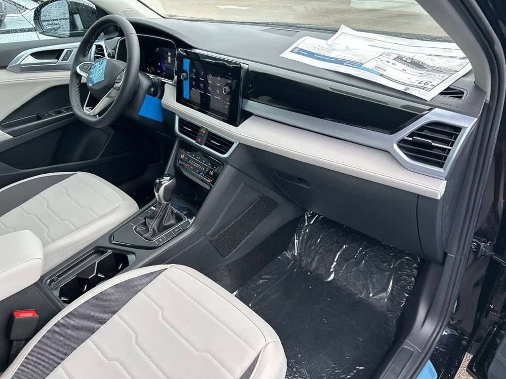 New 2026 Volkswagen Taos SE FWD image 42
