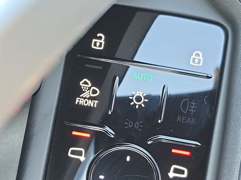 New 2025 Audi SQ5 Premium Plus image 24