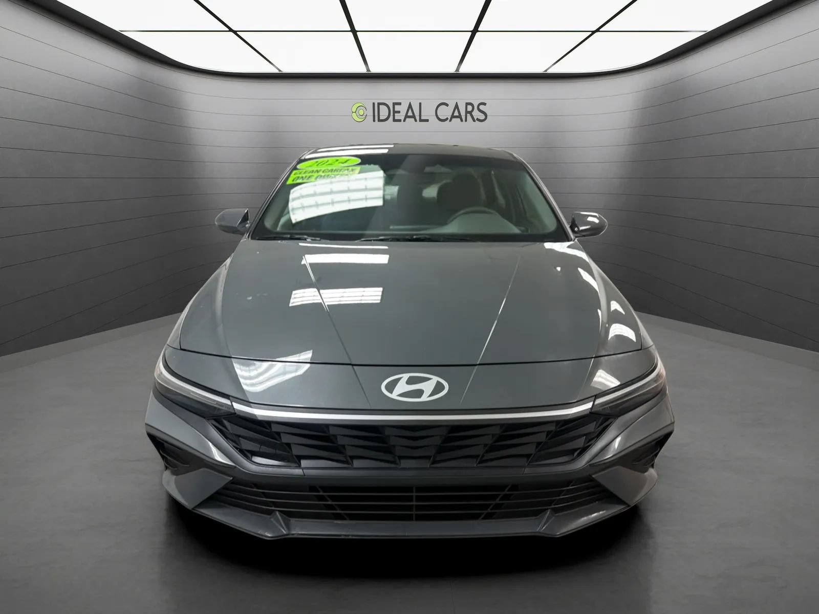Used 2024 Hyundai Elantra SE FWD image 2