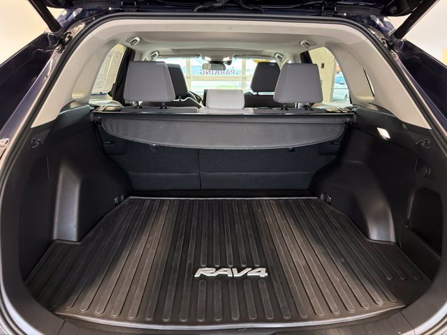 Used 2022 Toyota RAV4 XLE w/ Convenience Package AWD/4WD image 16