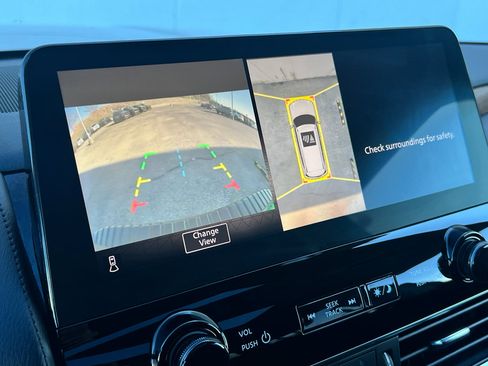 Used 2023 Nissan Armada SL image 24