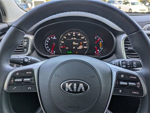 Used 2019 Kia Sorento SX image 32