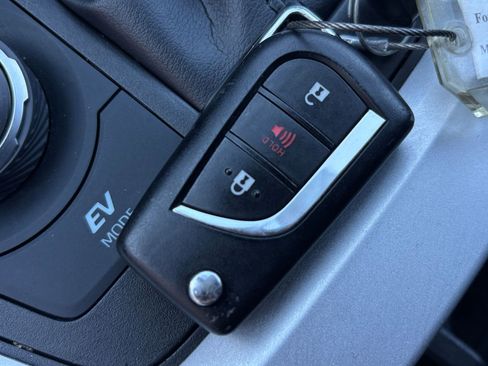 Used 2025 Toyota RAV4 LE image 28