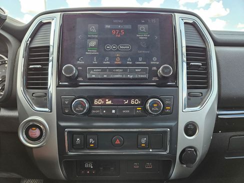 Used 2020 Nissan Titan SV w/ SV Convenience Package RWD image 25