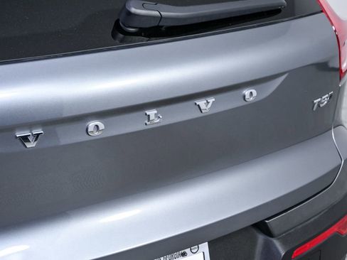 Used 2019 Volvo XC40 T5 Momentum image 34