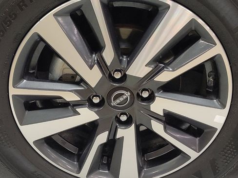 Used 2024 Nissan Versa S w/ S Plus Package FWD image 31