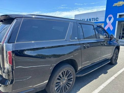 Used 2021 Cadillac Escalade ESV Premium Luxury w/ Driver Assist Tech Package AWD/4WD image 3