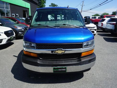Used 2018 Chevrolet Express 2500 w/ Driver Convenience Package RWD image 3