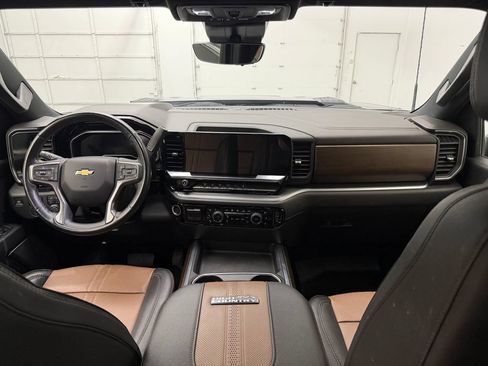 Used 2024 Chevrolet Silverado 3500 High Country w/ Technology Package AWD/4WD image 14