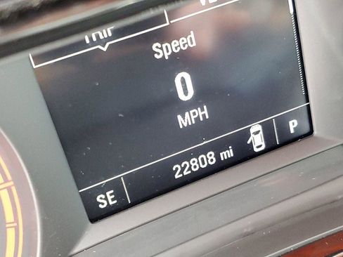 Used 2024 Chevrolet Trax RS w/ Driver Confidence Package image 9