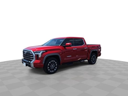 Used 2022 Toyota Tundra Limited w/ Power Package AWD/4WD image 4