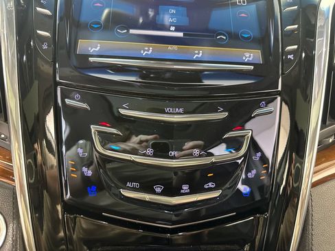 Used 2018 Cadillac Escalade Premium Luxury AWD/4WD image 41
