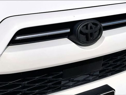 Used 2021 Toyota 4Runner SR5 image 28