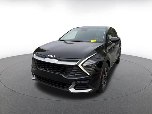 Used 2025 Kia Sportage LX FWD image 6