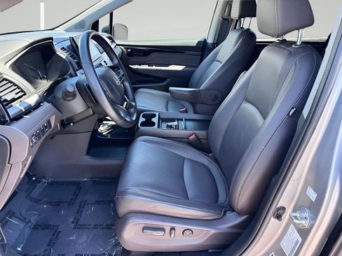 Used 2023 Honda Odyssey Touring image 11