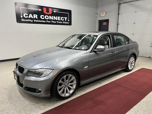 Used 2011 BMW 328i xDrive Sedan image 2