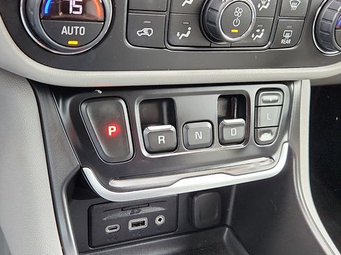 Used 2019 GMC Terrain SLT w/ Preferred Package AWD/4WD image 15