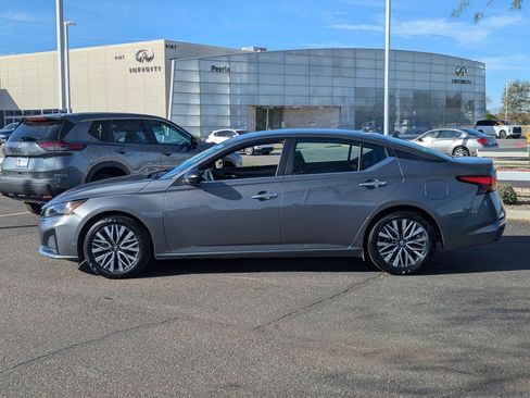 Certified 2025 Nissan Altima 2.5 SV image 3