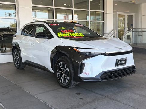 Used 2024 Toyota bZ4X FWD image 8