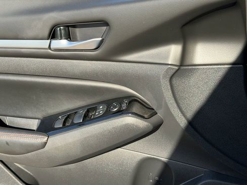 Certified 2024 Nissan Altima 2.5 SR FWD image 28