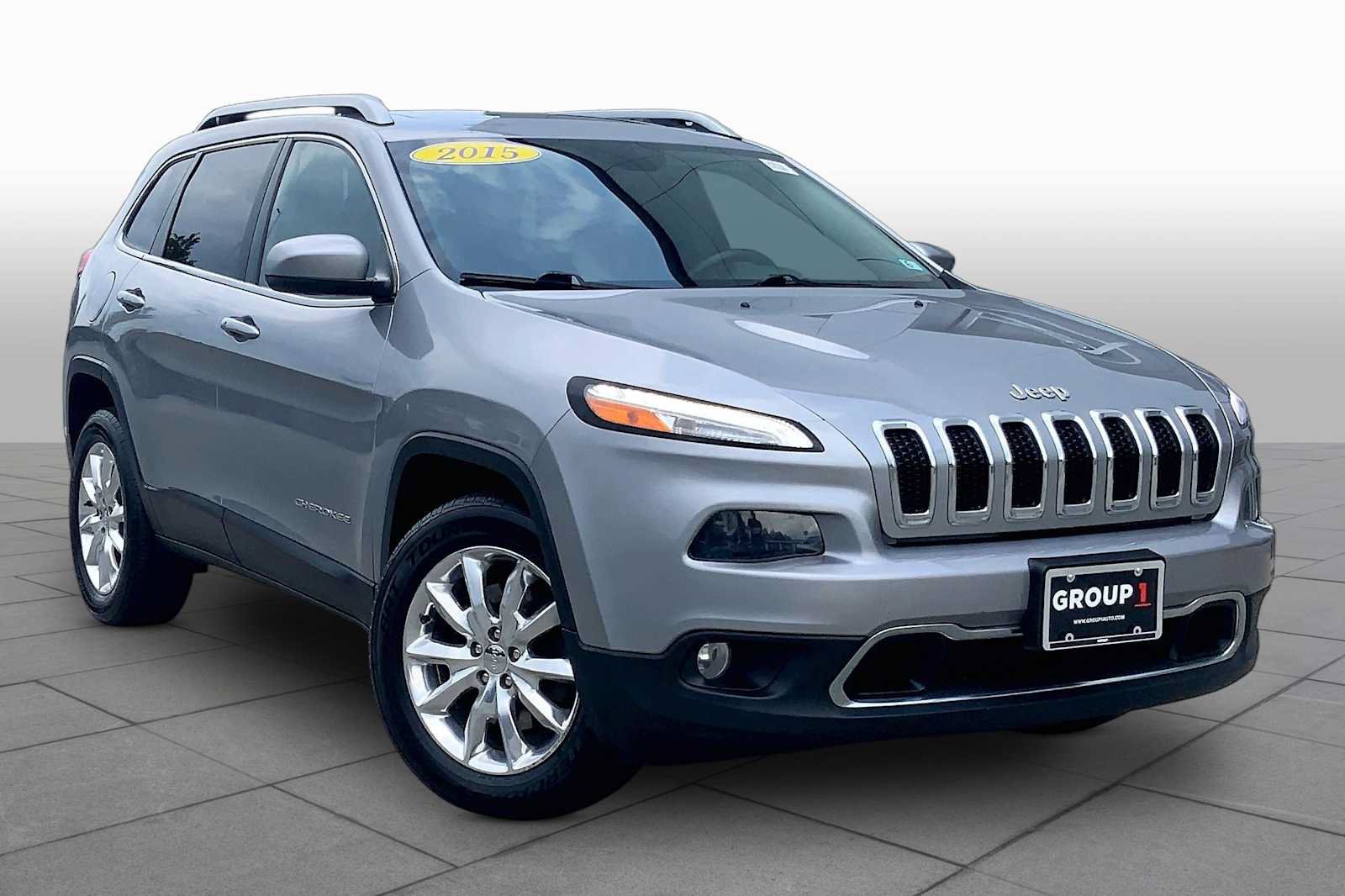 Used 2015 Jeep Cherokee Limited w/ Luxury Group AWD/4WD image 3