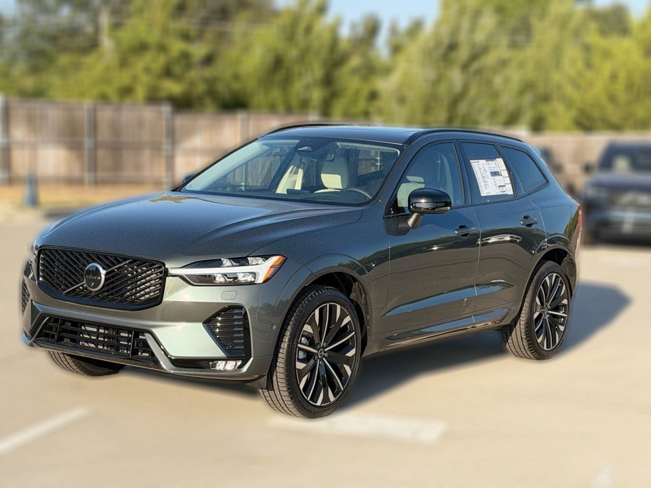 New 2027 Volvo XC60 B5 Ultra AWD/4WD image 2