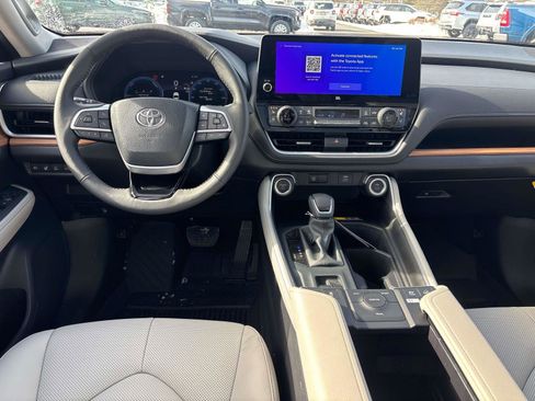 New 2026 Toyota Grand Highlander Limited image 10