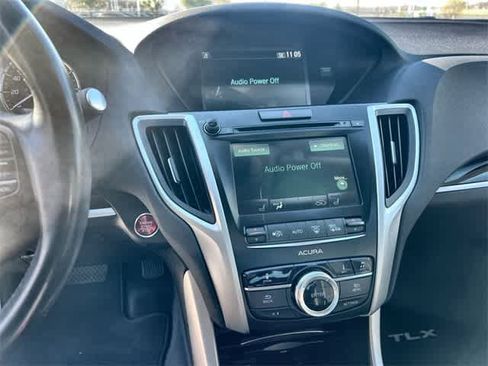 Used 2017 Acura TLX image 18