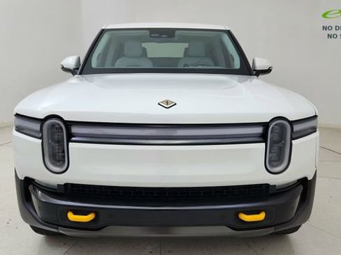 Used 2025 Rivian R1T Premium AWD/4WD image 8