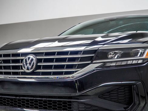 Used 2020 Volkswagen Passat 2.0T R-Line FWD image 2