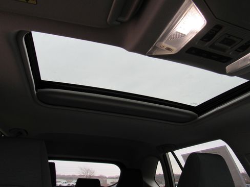 Used 2025 Toyota RAV4 XLE w/ Convenience Package image 30