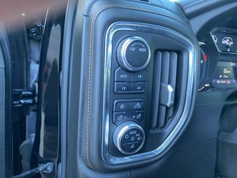 Used 2022 GMC Sierra 2500 AT4 image 27