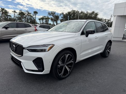 Certified 2025 Volvo XC60 T8 Ultra w/ Protection Package image 7