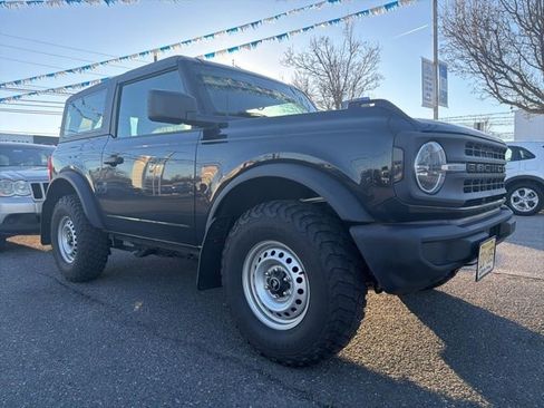 Used 2022 Ford Bronco 2-Door image 2