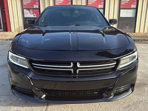 Used 2019 Dodge Charger SXT w/ Blacktop Package image 2