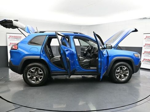 Used 2019 Jeep Cherokee Trailhawk w/ Comfort/Convenience Group AWD/4WD image 31