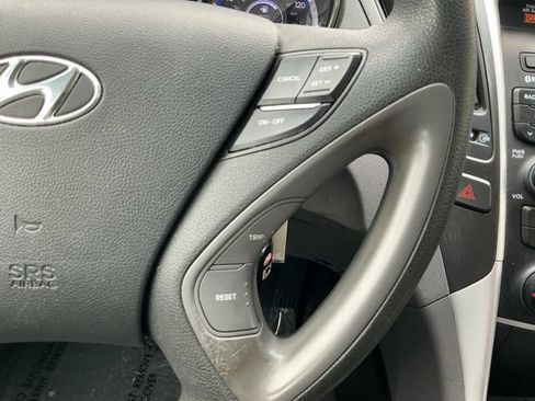 Used 2012 Hyundai Sonata GLS FWD image 15