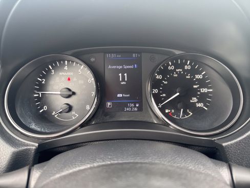 Used 2019 Nissan Rogue SV AWD/4WD image 14