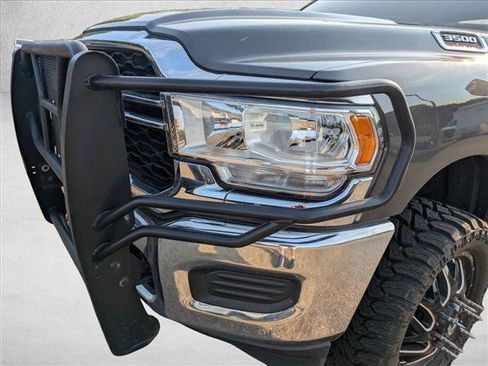 Used 2024 RAM 3500 Tradesman w/ Chrome Appearance Group AWD/4WD image 9