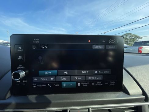 Used 2025 Honda Pilot Touring image 13