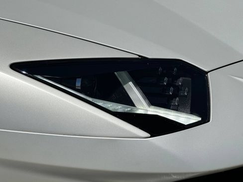 Used 2020 Lamborghini Aventador SVJ AWD/4WD image 35