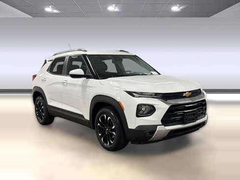 Used 2023 Chevrolet TrailBlazer LT FWD image 6