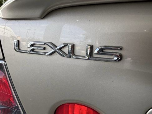 Used 2005 Lexus IS 300 image 7