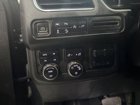 Used 2021 Chevrolet Tahoe Z71 w/ Z71 Off-Road Package image 14