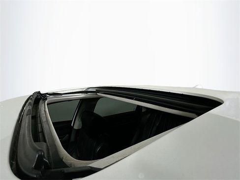 Certified 2018 Honda Accord Touring image 10