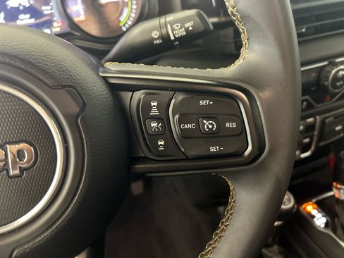 Used 2024 Jeep Wrangler Unlimited AWD/4WD image 14
